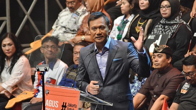 Agus mengatakan sulit meraba siapa musuh politiknya. Ada yang dianggap sebagai kawan, namun sebenarnya musuh. Begitupun sebaliknya.