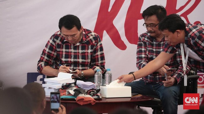 Alasan pemberhentian dana patungan kampanye ini lantaran Ahok tak mau memiliki dana yang berlebih. Dana berlebih karena tiap hari uang patungan bertambah.