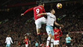 Diwarnai Pengusiran Mourinho, MU Ditahan Imbang West Ham