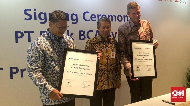 Untuk tahap awal, produk perdana yang akan dipasarkan, yaitu PRUaman Syariah. Produk asuransi jiwa pembiayaan untuk nasabah mikro BCA Syariah.