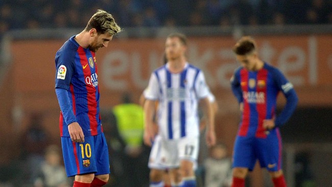 Gerard Pique mengatakan Barcelona tidak akan mampu meraih gelar La Liga jika bermain buruk seperti saat ditahan imbang Real Sociedad, Minggu (27/11).