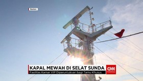 Kapal Mewah di Selat Sunda