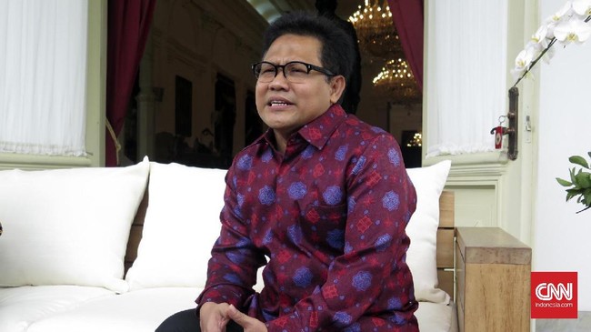 Ketua Umum PKB Muhaimin Iskandar tak mempersoalkan Khofifah yang diperkirakan ikut maju di kotes Pemilihan Gubernur Jawa Timur 2018.
