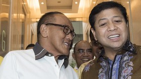Golkar Masih Gantungkan Nasib Jabatan Ade Komarudin