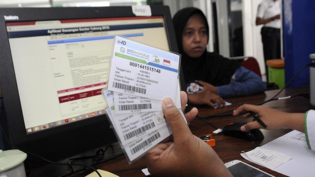 Permasalahan defisit BPJS Kesehatan berpangkal pada minimnya penerimaan iuran dari peserta sehingga urun biaya tak akan cukup menjadi solusi. 