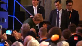 Merkel Kabulkan Impian Bocah Imigran Afghanistan
