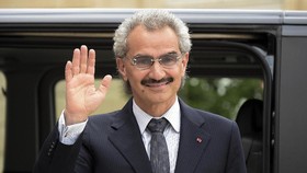 Pangeran Saudi: Sudah Waktunya Perempuan Diizinkan Menyetir