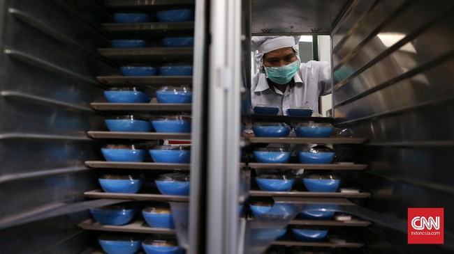 Serikat pekerja menolak rencana penghentian kontrak kerja yang akan dilakukan oleh anak usaha Garuda Indonesia, Aerofood terhadap 400 karyawan.