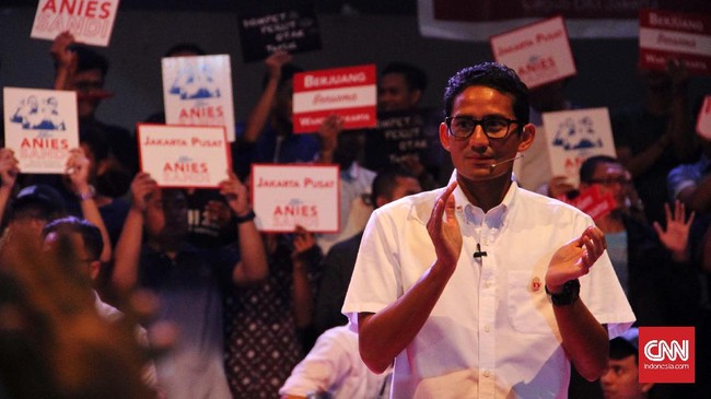 Sandi bertekad rebut suara undecided voters di Jakarta Barat. Menurut survei terakhir Charta Politika, undecided voters di Jakarta sebanyak 14.9 persen.