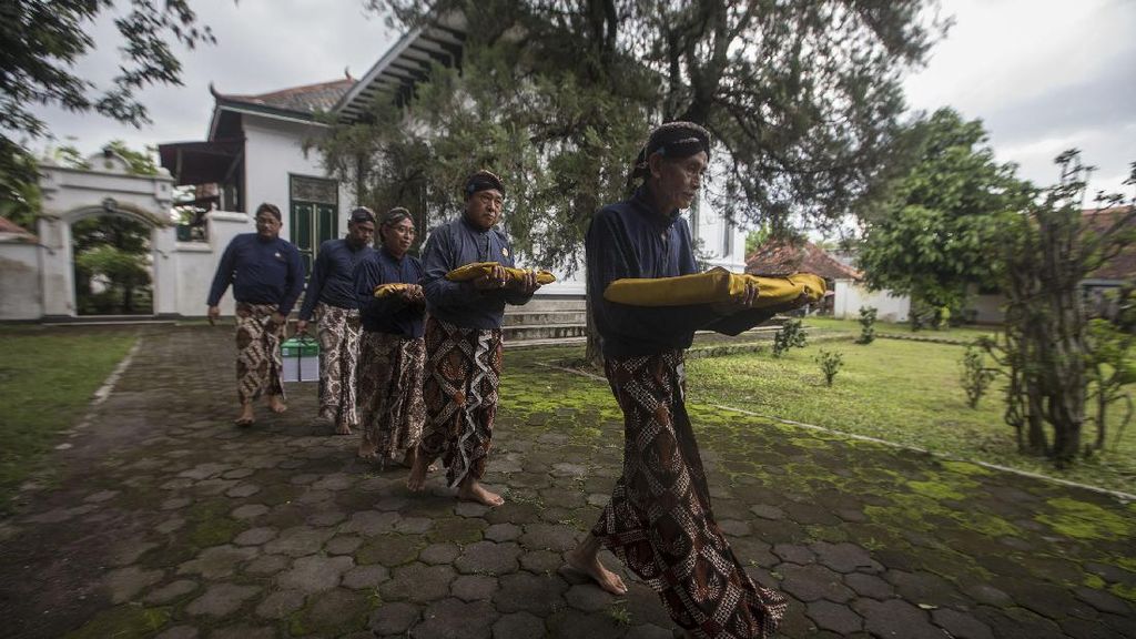 Rasakan Sehari Jadi Abdi Dalem Keraton Yogyakarta, Begini Caranya