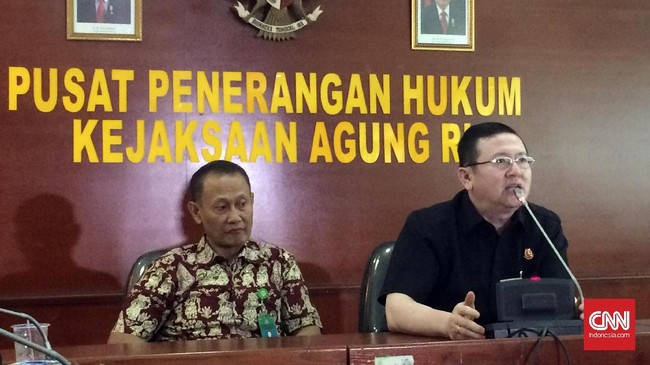 Dua hakim yang menyatakan La Nyalla Mattalitti terbukti bersalah korupsi dana hibah Pemprov Jatim adalah Anwar dan Sigit Herman Binaji.