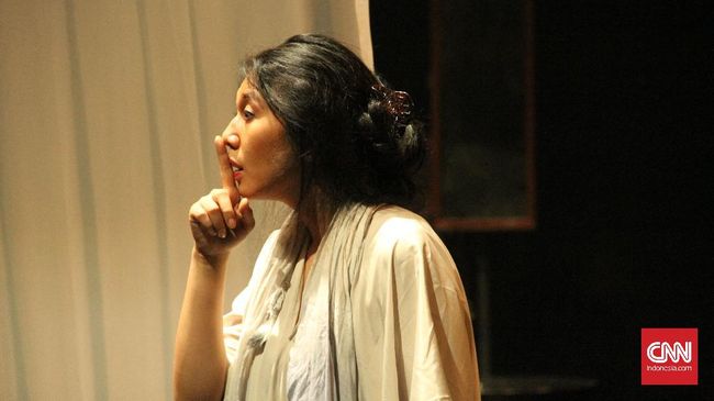 Teater Populer kembali pentas dengan lakon Suara-suara Mati, yang mengisahkan konflik rumah tangga sebagai refleksi permasalahan sosial.