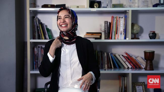 Engku Emran akhirnya berani mengunggah wajah Laudya Cynthia Bella ke Instagram-nya setelah resmi menikah pada Jumat (8/9) petang di Malaysia.
