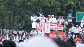 Aksi #212 Minta Ahok Diadili