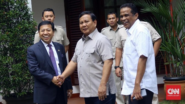 Selain membahas isu-isu terkini, Setya Novanto dan Prabowo Subianto sepakat mendorong perdamaian dalam mjenyikapi aksi 2 Desember.