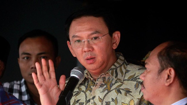 Ahok merasa disandera dengan kasus dugaan penistaan agama. Dia meminta doa agar hakim bisa menerima pembelaannya.