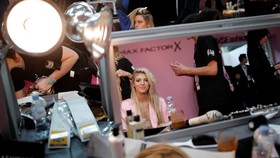 Mengungkap Bagaimana Rasanya Jadi Model Victoria's Secret