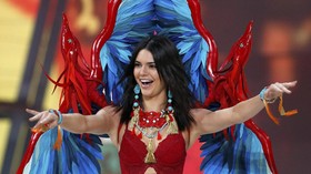Kendall Jenner Terbirit-birit Jumpa Brad Pitt