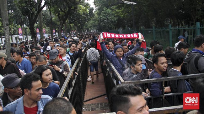 Pendistribusian tiket fisik laga Indonesia versus Thailand, Rabu (14/12), bakal dibagi dalam dua lokasi demi mempermudah akses calon pembeli.