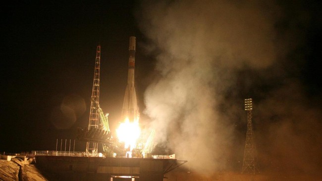 Pesawat kargo Rusia yang seharusnya mengantar kebutuhan astronaut di antariksa mengalami kesalahan teknis dan terbakar di atmosfer Bumi.