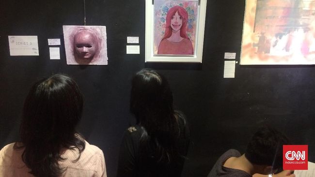'Finding Identities': Pameran dari Hati untuk Sebuah Aksi Rosa Guerinoni menampilkan sejumlah lukisan seri perjalanan emosional melewati perceraian orangtua. Menyentuh hati sekaligus mengusung sebuah aksi.