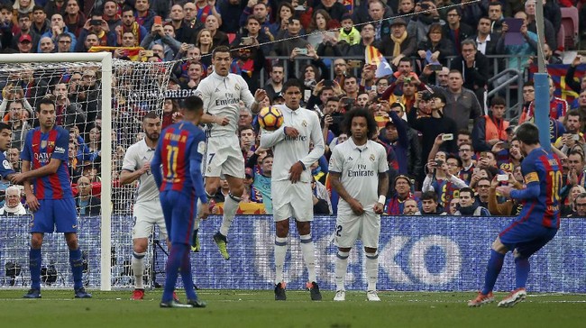 Barcelona seharusnya bisa menang karena beberapa kali mendapatkan peluang emas setelah gol Luis Suarez. Tanpa tambahan gol kemenangan pun terbuang.