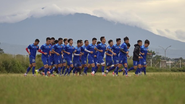 Mantan pelatih timnas Vietnam Toshiya Miura menyatakan para pemain skuad Golden Star tersebut punya kebiasaan menyantap mi instan sebelum tidur.