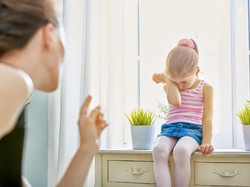 Tips Agar Anak Tak Tiru Perilaku Buruk Ortu