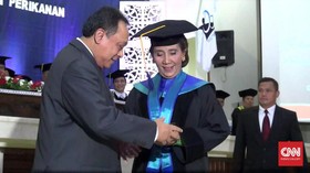 Raih Gelar Doktor Kehormatan, Menteri Susi Merasa Tak Pantas