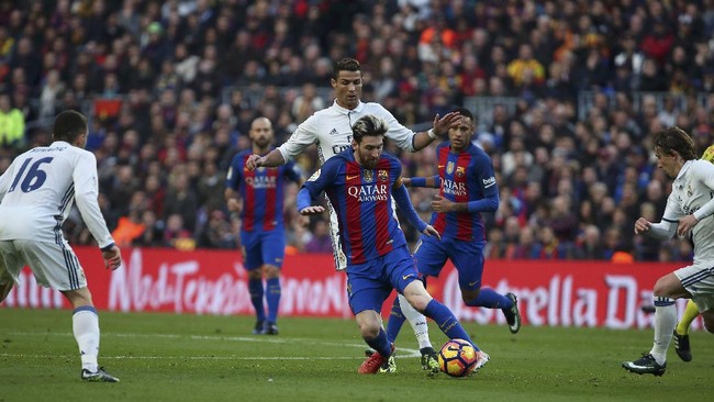 Laga El Clasico antara Real Madrid menjamu Barcelona di Stadion Santiago Bernabeu bisa bikin tensi sentimen Catalonia meninggi.