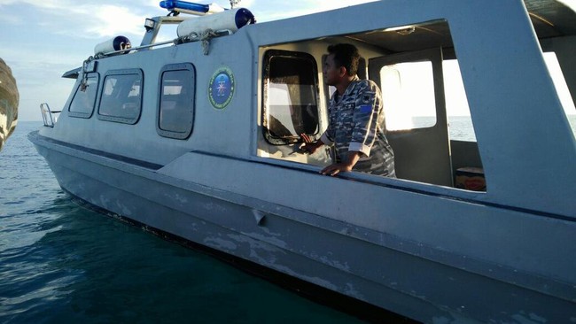 Tim evakuasi pesawat Polri yang diduga jatuh di Kepulauan Riau menemukan serpihan tubuh.