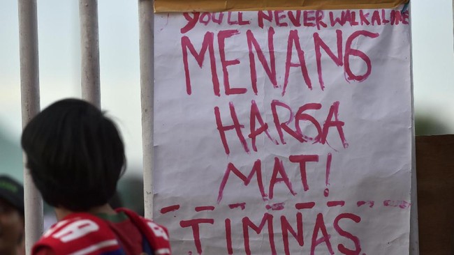 Mantan pemain timnas Indonesia Imran Nahumarury menyatakan laga leg pertama Piala AFF 2016 di kandang adalah kesempatan besar untuk menjadi juara.