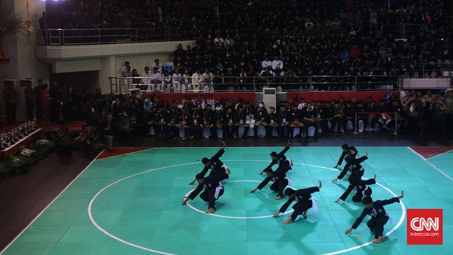 Waketum KONI Pusat menilai keinginan Menpora agar Pencak Silat jadi cabang resmi Olimpiade tak tepat untuk saat ini. Menurutnya, bidiklah Asia lebih dulu.