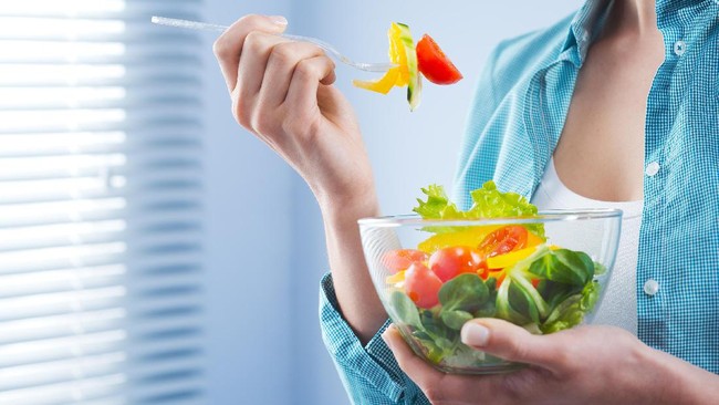 Kalau kamu sedang melakukan program penurunan berat badan, ada beberapa kebiasaan yang tak boleh dilakukan. Apa saja itu?