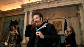 Al Pacino Semringah Terima Kennedy Center Honors