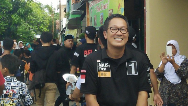 Panelis juga diharapkan tak memberikan kajian ataupun opini yang berpihak pada salah satu pasangan calon yang berdebat di acara debat KPUD besok.