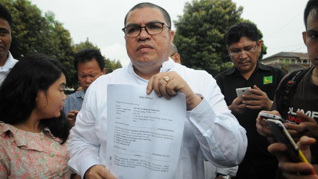 Razman Nasution buka suara lewat mediasosialnya soal ditetapkan jadi tersangka kasus pencemaran nama baik Hotman Paris.