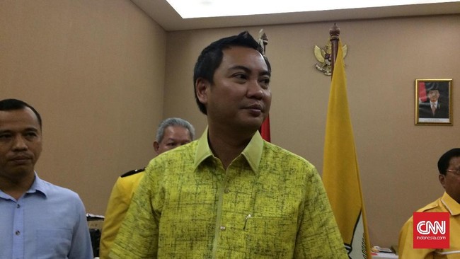 Dalam sidang kasus suap Bakamla hari ini, politikus Golkar Fayakhun disebut meminta uang kepada PT MTI sebesar US$300 ribu untuk kepentingan Munas.