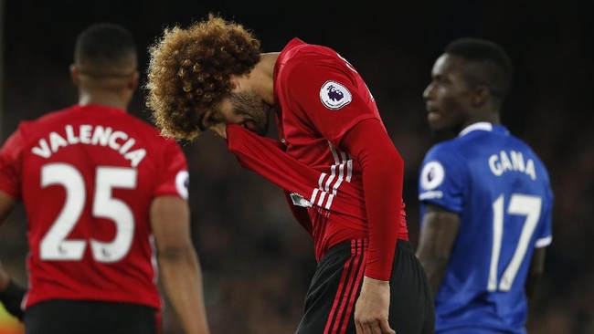 Manchester United sempat unggul lewat aksi Zlatan Ibrahimovic di babak pertama. Namun, Everton berhasil menyamakan kedudukan di pengujung laga.