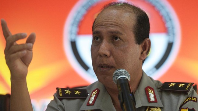 Polri tak bisa menangkap WNI, seperti Bahrun Naim, yang terjerat hukum di negara lain. Polri harus bekerja sama dengan jaringan Interpol dan melalui bilateral.