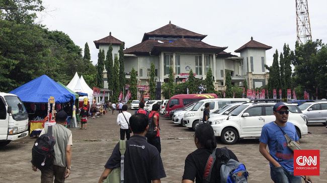 Denpasar Tak Akan Perketat Pintu Masuk saat PSBB Jawa-Bali Pemkot Denpasar, Bali mengklaim tak ada instruksi dari pemerintah pusat terkait pengetatan pintu masuk saat PSBB 11-25 Januari mendatang.