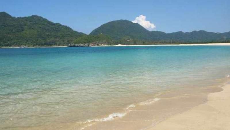 Akhir pekan nanti para peselancar akan memadati Aceh Surfing Festival 2016.