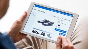 Orang Indonesia Lebih Suka Belanja Online Saat Jam Kerja