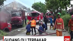 Sebanyak 10 Mobil Pemadam Kebakaran Dikerahkan