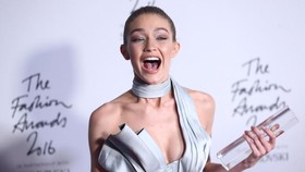 'Gender Fluidity' di Kasus Zayn-Hadid Tak Sekadar soal Busana