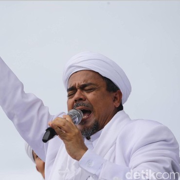 Peringati Maulid Nabi, Habib Rizieq Ceramah soal Lon*e Dijaga Polisi