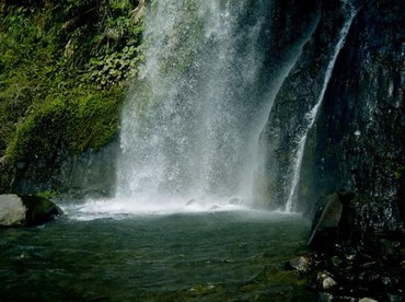img-title Menikmati Indahnya Curug Cibeureum, Surga Tersembunyi di Bogor
