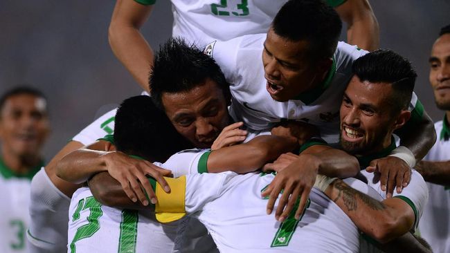 Ketika Timnas Indonesia Lebih Sering Diam di Hadapan Wartawan Pelatih timnas Indonesia Alfred Riedl kerap mengeluhkan pemberitaan-pemberitaan media di Indonesia yang membuat skuatnya kehilangan fokus.