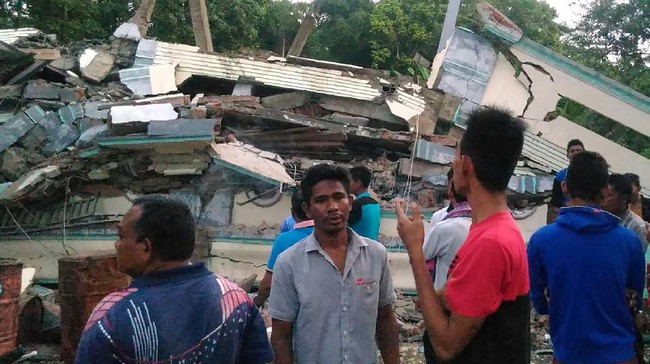 RS Tgk Chik Ditiro di Kota Pidie dipenuhi korban luka akibat gempa 6,4 SR yang mengguncang Aceh, Rabu pagi. Evakuasi korban masih terus dilakukan.