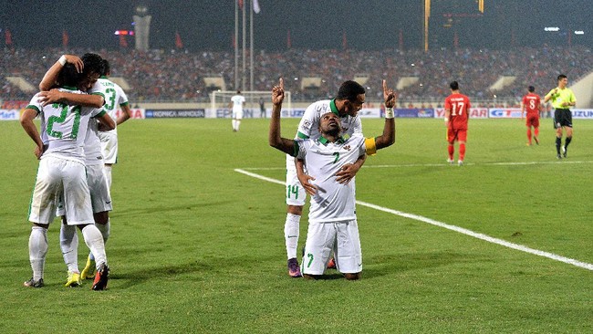 Alfred Riedl menyebut dirinya menarik keluar Boaz Solossa lantaran sang kapten tak berada pada kondisi 100 persen fit saat bermain di Stadion My Dinh.